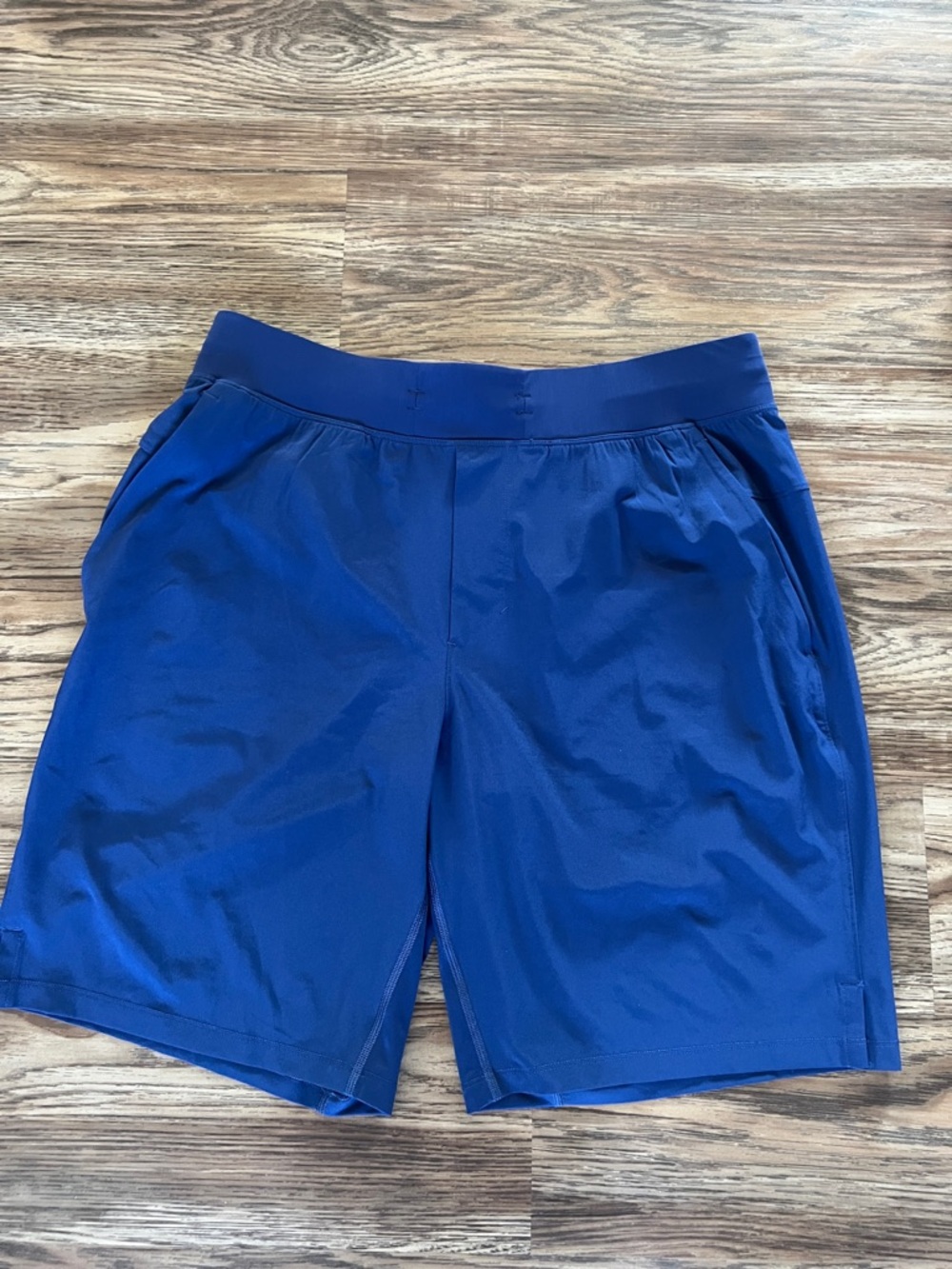 lululemon athletica men’s navy T.H.E. Short 9” Linerless
